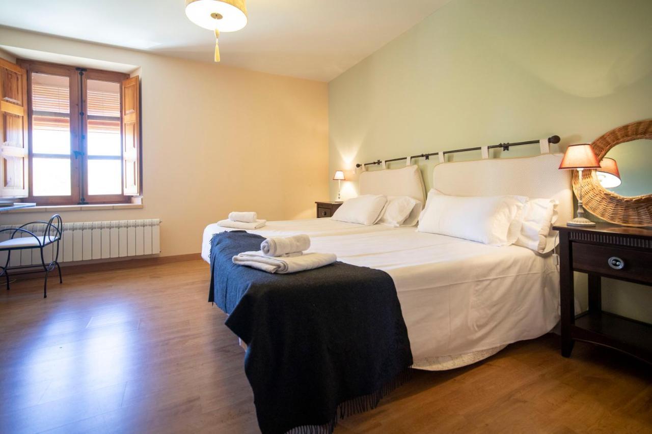 Apartamentos Ribera Del Duero Las Escuelas Vadocondes 外观 照片