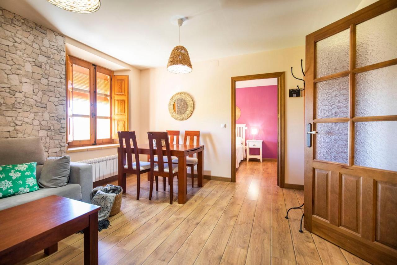 Apartamentos Ribera Del Duero Las Escuelas Vadocondes 外观 照片
