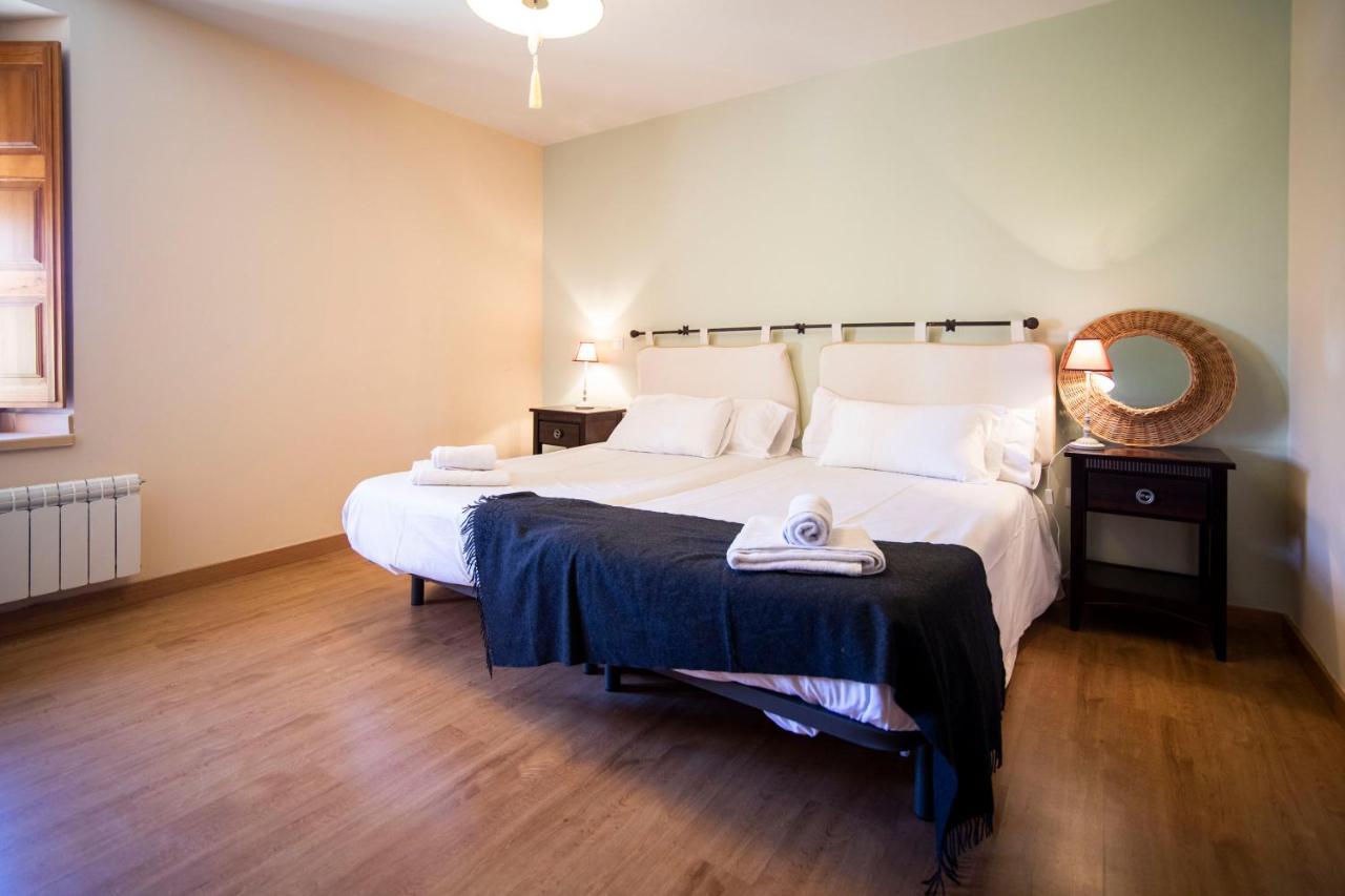Apartamentos Ribera Del Duero Las Escuelas Vadocondes 外观 照片